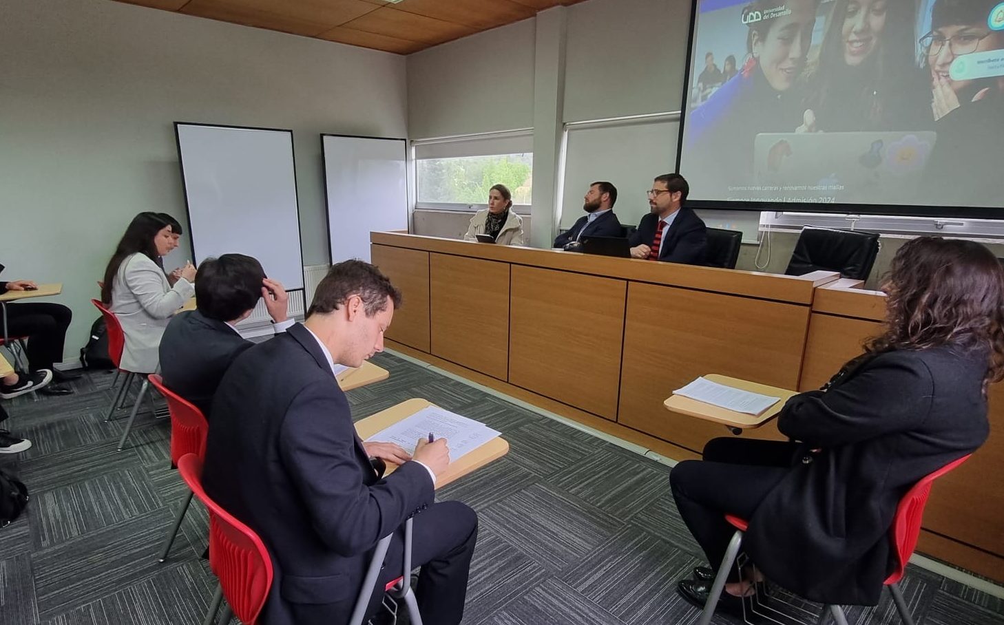 Estudiantes De Derecho Realizan Un Juicio Simulado Sobre El Recurso De