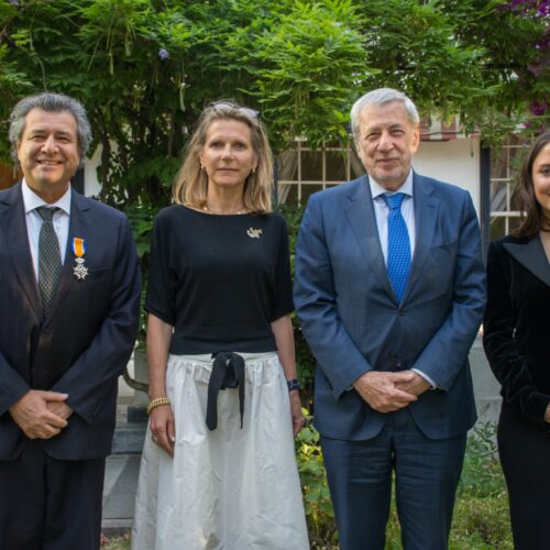 Profesor Raúl F. Campusano expone en la Conferencia Claveringa, organizada por la Embajada de Países Bajos 