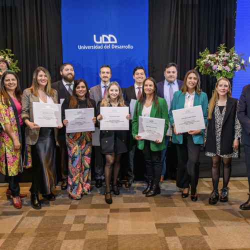 Universidad del Desarrollo Celebra la Titulación de la Generación 2022 del Magíster en Derecho de la Empresa 