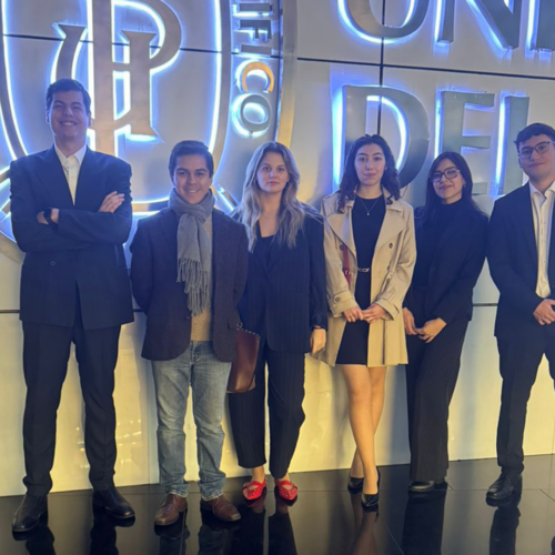 Equipo UDD destaca en Moot Internacional de Libre Competencia en Perú