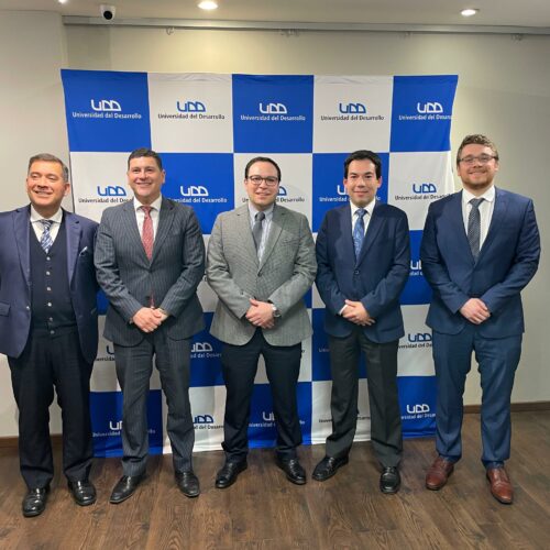 Facultad de Derecho UDD conmemoró los 100 años de la Constitución de 1925 con seminario académico