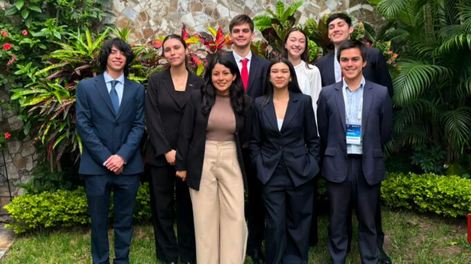 Equipo UDD Moot de Libre Competencia