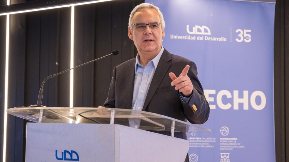 Gonzalo Rioseco Universidad del Desarrollo