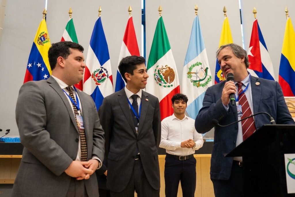 Benjamín Veliz y Vicente Mardones representaron a Chile en la final del certamen, el capítulo para estudiantes del XXXV Encuentro Panamericano de Derecho Procesal.