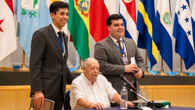 Benjamín Veliz y Vicente Mardones representaron a Chile en la final del certamen, el capítulo para estudiantes del XXXV Encuentro Panamericano de Derecho Procesal.